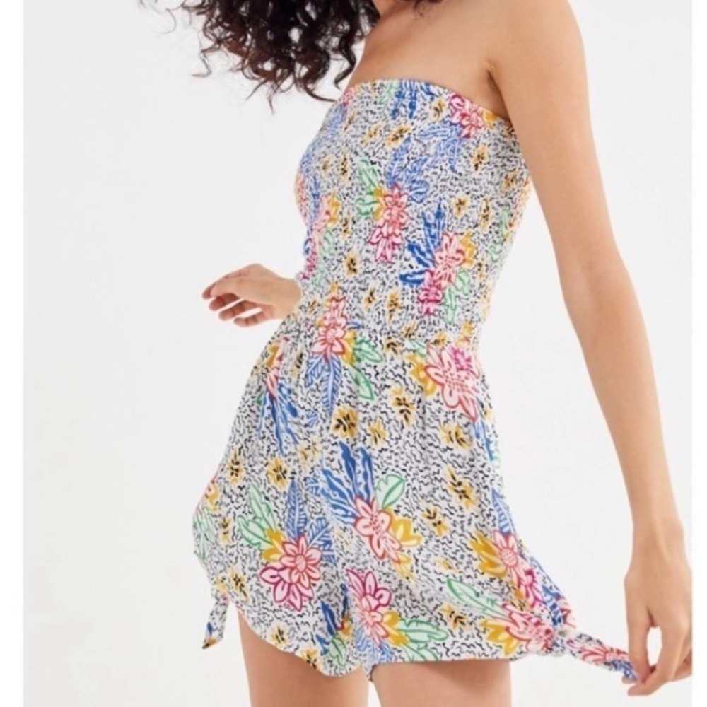 URBAN Outfitters UO Sherri Smocked Strapless Colorful Floral Romper Size Small